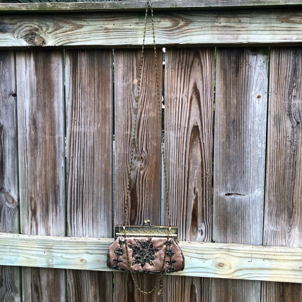𝅺(SOLD) VINTAGE beaded beauty - Picture 8 of 16
